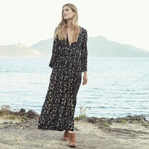 Doen Black Zinnia Floral Casual Maxi Dress Small